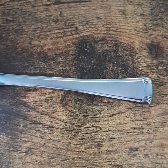 Gorham Column Frosted 50 Piece Set 18/10 Stainless F1atware NEW Serves 9 Persons - Picture 2 of 3